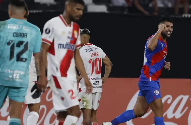 Un arbitraje que quedo al debe ,la Experiencia  de Cerro Porteño arruinan el debut de Curicó Unido en la Copa Libertadores